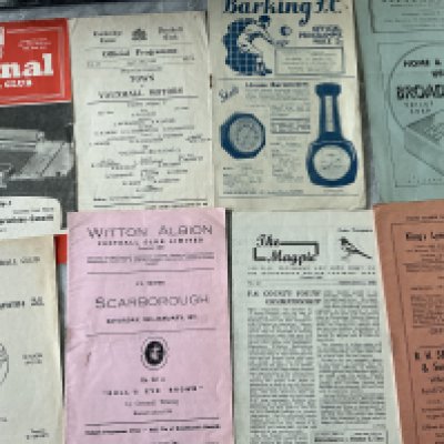 Non League Football Programmes: 1948 Amateur Cup Semi Final at Chelsea fold, Bangor v 53/54 Chester, Caernarfon 50s, 52/53 Guildford v Exeter reserves. 40s homes of Barking, Cambridge Town, Maidenhead, Wolverton and some good 50s and 60s.
