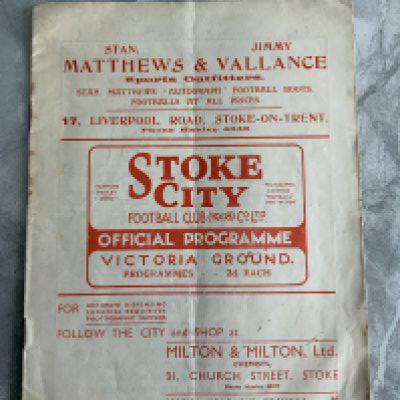 36/37 Stoke City v Charlton Football Programme: 1st Division match in good condition with no team changes. Charlton were runners up. Pen marks to rear cover.