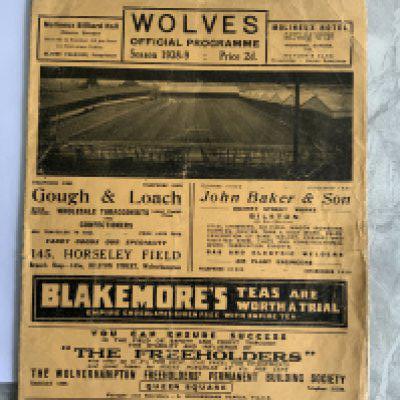 38/39 Wolves v Aston Villa Football Programme: 1st Division match in good condition with no team changes. Staple removed not rotted away.