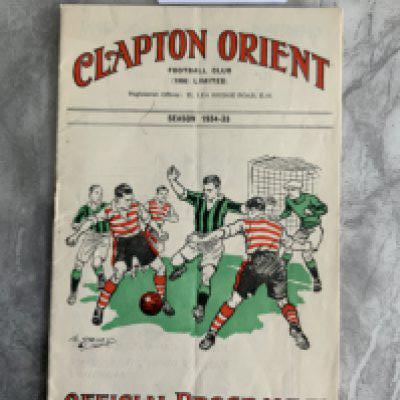 34/35 Clapton Orient v Millwall Football Programme: 3rd Division South match in very good condition with no team changes. Fold.