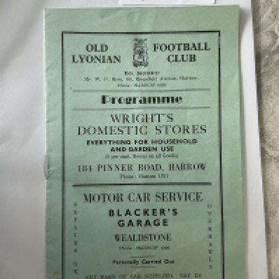 33/34 Old Lyonians v Bank Of England Football Programme: Very good condition Southern Amateur League programme with no team changes.