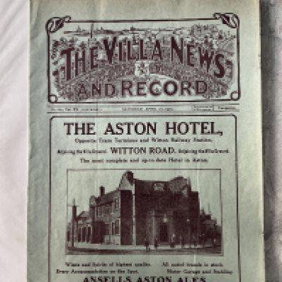 1924 - 1925 Aston Villa v Preston Football Programme: Very good condition league match with no team changes. Slight fold and unusually not ex bound.