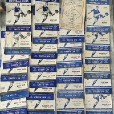 1950s Ipswich Town Home Football Programmes: Superb lot to include 48/49 Northampton, 50/51 Bristol Rovers, 51/52 Newport, Colchester, 52/53 Colchester, Brighton, 53/54 Walthamstow FA Cup, Shrewsbury, QPR, Crystal Palace, Swindon, Northampton, 54/55 Bishop Auckland FA Cup, Bristol Rovers, Bury. There are a further 12 x 55/56, 7 x 56/57, 17 x 57/58. Majority good with a couple having score to cover. (52)
