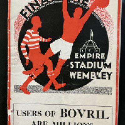 1934 FA Cup Final Football Programme: Portsmouth v Manchester City in very good condition with no team changes. Staples replaced as previous ones were turning rusty.