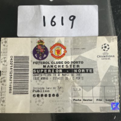 96/97 Porto v Manchester United Football Ticket: Champions League ticket dated 19 3 1997. Fold.