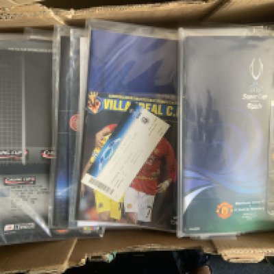 2008 - 2009 Manchester United Complete Football Programmes + Tickets: Complete home and away programmes in excellent condition. 30 away tickets are complete of League and include some European.