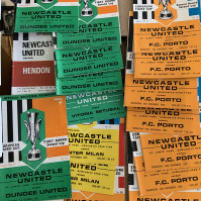 Newcastle United 1960s Home Football Programmes: 18 from 59/60 plus a further 350+ spanning the whole 60s decade. C/W some early 70s. Mostly good with heavy duplication. (est 400+)