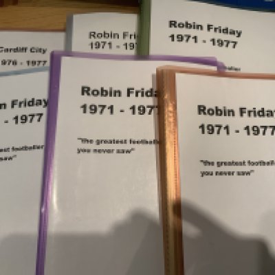Robin Friday 1970s Cult Footballer Programme Collection: Following the career of Robin Friday in programmes for Hayes Reading Cardiff. Over 100 programmes neatly kept in binders. Robin had drink and drug issues which led to his early death. Interesting with instructions to sell.