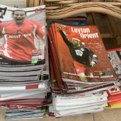 Leyton Orient Home Football Programmes: From 77/78 to 89/90 there are 250 plus 2000/01 to 2013/14 there are 332. Excellent. Instructions to sell. (582)