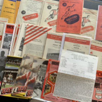Brentford + Brighton Football Programme Collection: Brentford collection covering 1944/5 v Tottenham, 12 x 1950s, 45 x 1960s and 53 x 1970s onwards. Includes 1952/3 Everton, 1955/6 Notts Co Friendly, the post 1970s contain a lot of special issues; Minor Cup, Friendly and Testimonial etc. Condition is mainly good with no duplication. Brighton collection covering 13 x 1950s, 18 x 1960s. Includes 1954/5 Brentford and Leyton Orient, 1960 versus Djurgarden Friendly. Mainly good with no duplication (149)