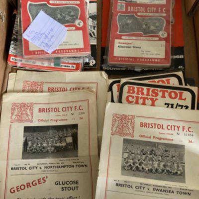 Bristol City Home Football Programmes: Near complete or complete sets from 56/57 57/58 58/59 and 60/61. In total over 100 from the 50s and 170 from the 60s plus some early 70s. Instructions to sell. Very good. (est 200+)