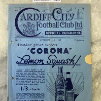 32/33 Cardiff City v Norwich City Football Programme: Excellent condition except for two punch holes. No team changes.