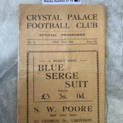 1923 - 1924 Crystal Palace v Orient Football Programme: Good condition division two programme with no team changes. Folding which is more evident to rear.