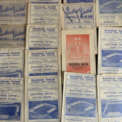 Southend United Home Football Programmes: 49/50 Swindon division 3, reserves v 51/52 Cardiff 52/53 Aldershot 55/56 Swindon and few more up to the late 50s. Fair/good. (16)