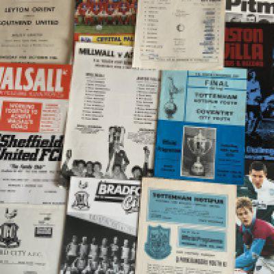 FA Youth Cup Football Programmes: Wide range of clubs from the 50s to modern mainly in the Youth Cup. Includes 58/59 Walsall v Aston Villa, 63/64 Man City v Preston, 66/67 Manchester United v Huddersfield, 71/72 Man City v Tranmere, Many semi finals and finals. Good West Ham content.