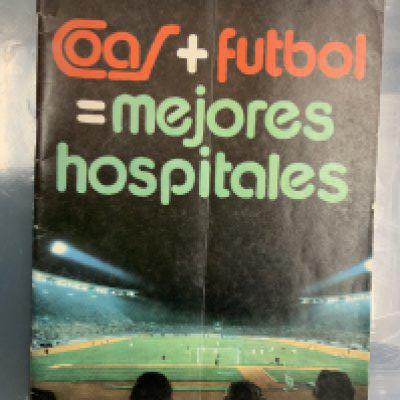 1977 Argentina v Scotland + England Football Programme: Friendlies played in June 1977 which was a dress rehearsal for forthcoming World Cup tournament. Covers all of Argentinas matches v France Yugoslavia Scotland England Poland and East + West Germany. 48 page tournament programme has fold and small tear at top of spine but no writing. Please note there were also individual programmes for matches which are not included.