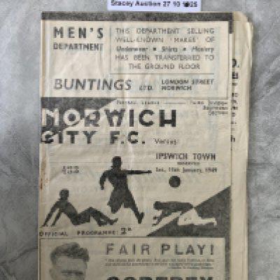 48/49 Norwich City Reserves v Ipswich Football Programme: Football Combination with team changes dated 15 1 1949. Good.