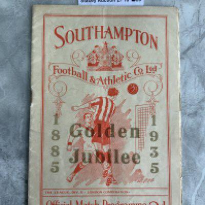 35/36 Southampton v Tottenham Football Programme: 2nd Division match in very good condition with no team changes. Golden Jubilee cover.