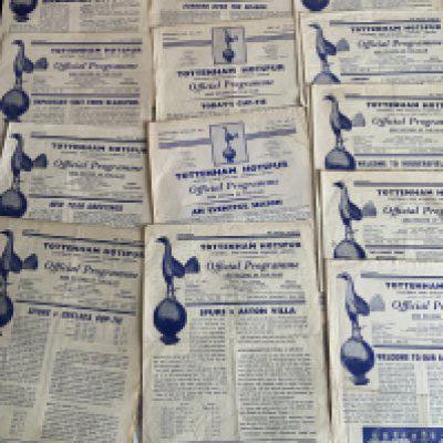 Tottenham 1950s Home Football Programmes: Mid to late 50s 4 page sheets to include a few double season of. 60/61. Fair/good with no duplication. (40)