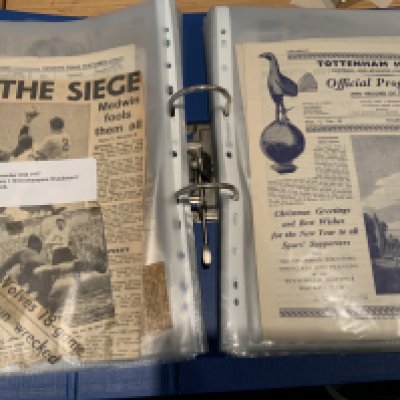 Tottenham 55/56 - 60/61 Football Programmes With Match Reports: 55/56 x 26, 56/57 x 25, 57/58 x 29, 58/59 x 28, 59/60 x 25, 60/61 x 27. From 57/58 every programme comes with many loose match reports removed from newspapers and would make a great scrapbook considering it includes the double season. Programmes include friendlies and practice matches. Previous owner has listed the 5 he is missing. Mainly good. (160)
