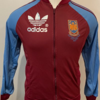 West Ham 1981League Cup Final Track Suit Top: Frank Lampards Adidas top from the Final at Wembley which was given to Ron Boyce his friend and assistant manager. In very good condition. No label to collar which we believe is standard for this match.