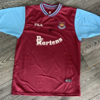 West Ham Defoe Signed Football Shirt: Home Dr Martens shirt from 2001-2003 in XL boys size signed to front by Defoe. Excellent condition.