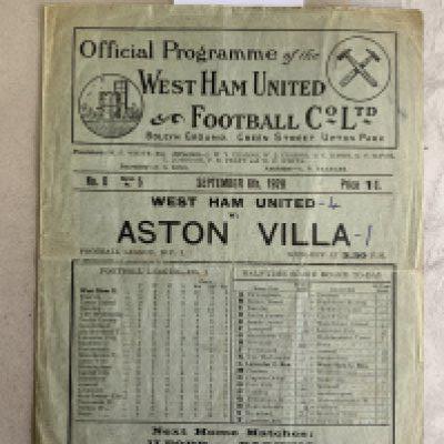1928 - 1929 West Ham v Aston Villa Football Programme: Good condition division one programme with no team changes. Score to cover.