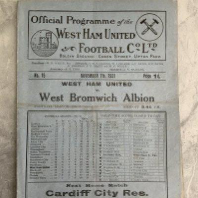 1931 - 1932 West Ham v West Brom Football Programme: Good condition division one programme with no team changes. Fold.