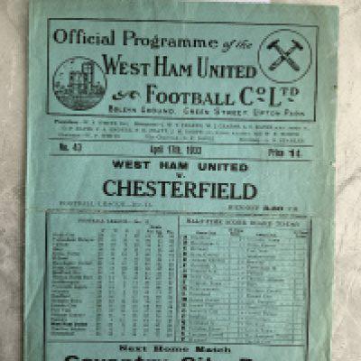 1932 - 1933 West Ham v Chesterfield Football Programme: Very good condition division two programme with no team changes. Fold.