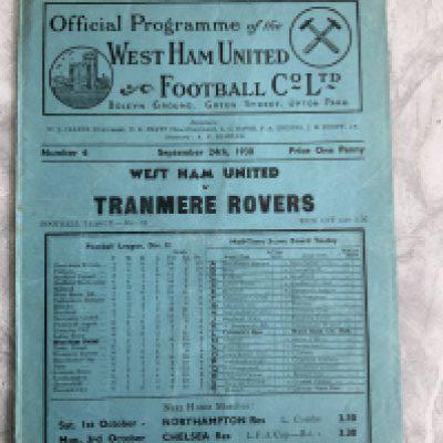 1938 - 1939 West Ham v Tranmere Rovers Football Programme: Very good condition division two programme with no team changes.