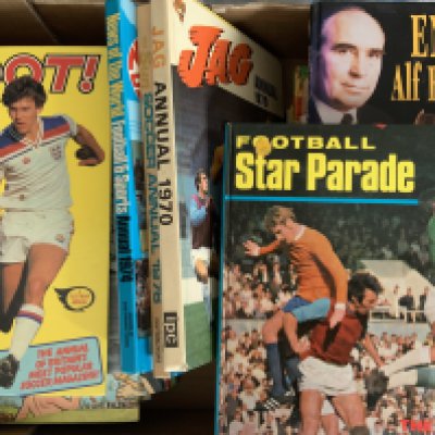 Football Book Collection: Set of 4 Caxtons, Annuals to include Jag, Sun, Star Parade, News of the World, Topical Times, David Colemans, Charles Buchan, Shoot and a few programmes. Some other books included which are not football. 2 boxes with instructions to sell.