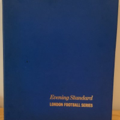 Evening Standard 1970 London Football Clubs Newspapers: Full set of 12 newspapers in the official binder. Good condition.