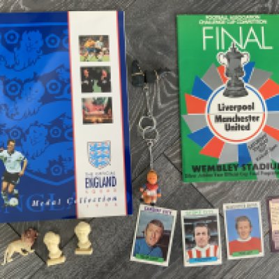 Football Memorabilia: 1960s original keyring almost certainly Bobby Moore, Euro 96 complete England squad coin set and more. Instructions to sell.