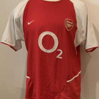 Arsenal 02 - 04 Home Football Shirt: Short sleeve red and white replica O2 in good condition. Size XXL.