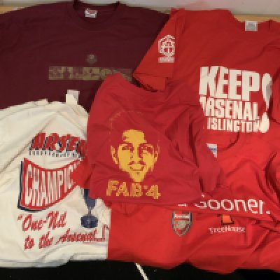 Arsenal Football Tee Shirt Collection: Five shirts in large or XL to include Fabregas, Leaving Highbury, Staying in Islington. (5)