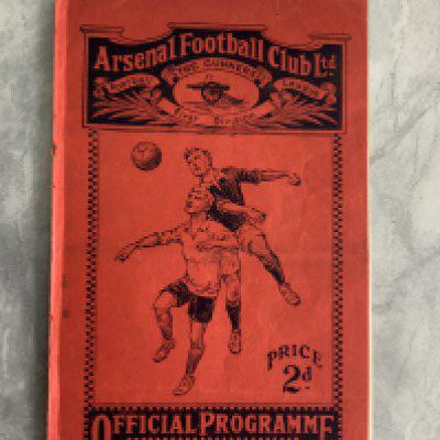 34/35 Arsenal v West Brom Football Programme: League match from Arsenals championship winning season. Good with no team changes. Staples removed not rotted away.