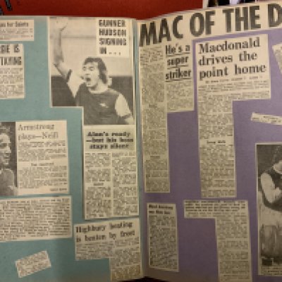 Arsenal Scrapbook Collection: Comprehensive scrapbooks totalling 1650 pages in 48 books which cover the early 1970s through to the early 1980s neatly secured inside. As well as newspaper reports are programmes and a few tickets which gives a comprehensive account of the period. Condition of this lovingly put together collection is certainly above average. (48)