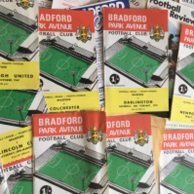 Bradford City + Park Avenue Football Programmes: 6 from the late 50s, plus some 60s and 70s. Includes 11 from the final league season of 69/70. Around 50 programmes with instructions to sell.