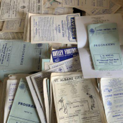 Ilford Football Programmes: Mainly homes from the 60s in good condition. (250+)