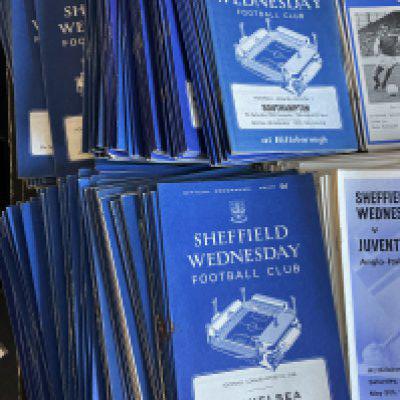Sheffield Wednesday 1960s Football Programmes: Over 200 from the mid to late 60s with additionally some early 70s. Very good with duplication. (est 250)