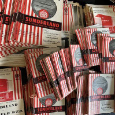 Sunderland 1960s Football Programmes: Nearly 400 from 57/58 to the late 60s. Includes 2 x 62/63 Chelsea, 61/62 Walsall + Bolton League Cup, 62/63 Gravesend FA Cup, friendlies v Winterthur Red Banner Middlesbrough Moscow Dynamo Juventus and more. Very good with duplication. (est 400)