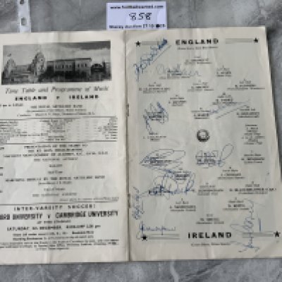 1959 England v Ireland Football Programme: Signed to team page by Connelly Howe and Parry of England plus McParland McIlroy Peacock J Blanchflower Cush and Conway.