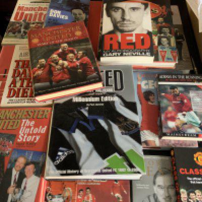 Manchester United Football Book Collection: Includes autobiographies of Best, Daily Mail Unseen Photos, 57/58 Guardian tribute, First 100 Years and more. Instructions to sell. (22)