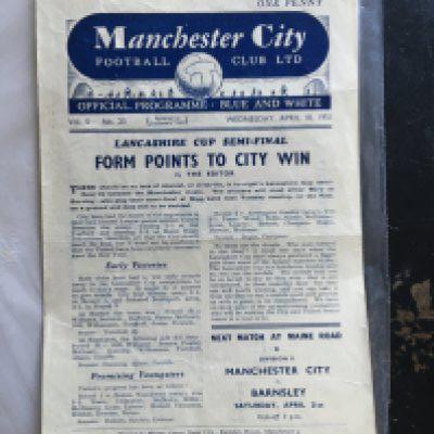50/51 Manchester City v Manchester United Lancs Cup Football Programme: Semi final played at Maine Road on 18 4 1951. Single sheet with no team changes but score written neatly.