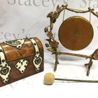 A walnut top box and a dinner gong