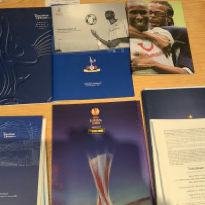 Tottenham Press Packs + Annual Reports: Large heavy box with potentially 100 items to include share prospectuses, Champions League press packs, Interim + Annual Reports. Interesting lot of items not easily available to the public. Instructions to sell.
