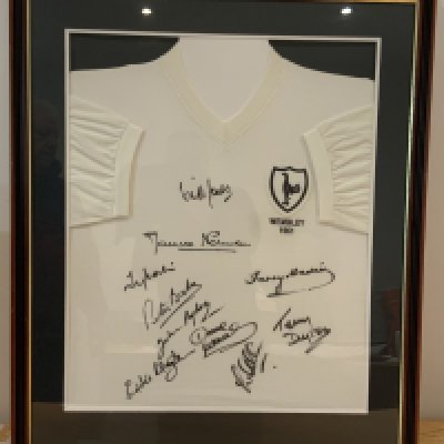 1961 Tottenham Signed Framed Football Shirt: Replica shirt with Wembley 1961 to breast nicely framed with 10 signatures. Includes Norman Dyson Medwin Baker Mackay Clayton Ryden Allen Marchi and Jones. Not for posting unless removed from frame.