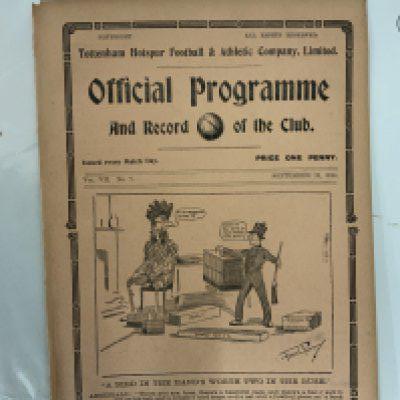 1914 - 1915 Tottenham v West Brom Football Programme: First division match dated 28 9 1914 which was just after the start of World War One. Excellent condition ex bound with covers. No writing. Spurs were relegated.