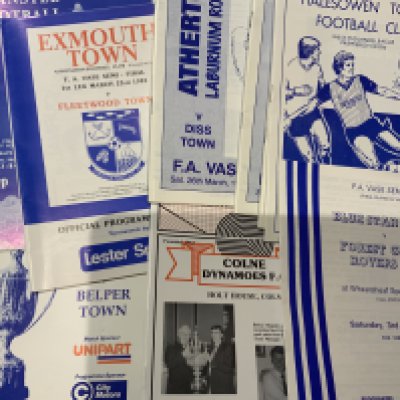 FA Vase + Trophy Semi Final + Final Football Programmes: Large box containing around 200 excellent condition programmes from both of the great non league competitions. Slight duplication. For collectors of finals this is a great opportunity to collect the semi finals. (200+)