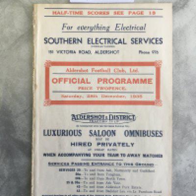 35/36 Aldershot v Exeter City Football Programme: Division 3 match dated 28 12 1935. Good condition with no team changes. Spine damage due to it being ex bound.